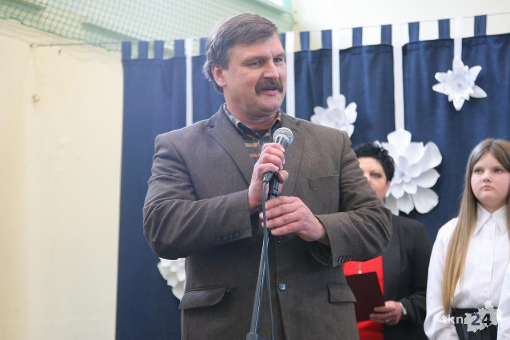 Piękne święto nauczycieli z gminy Końskie w Nieświniu. Z obawami w tle [wideo, zdjęcia]