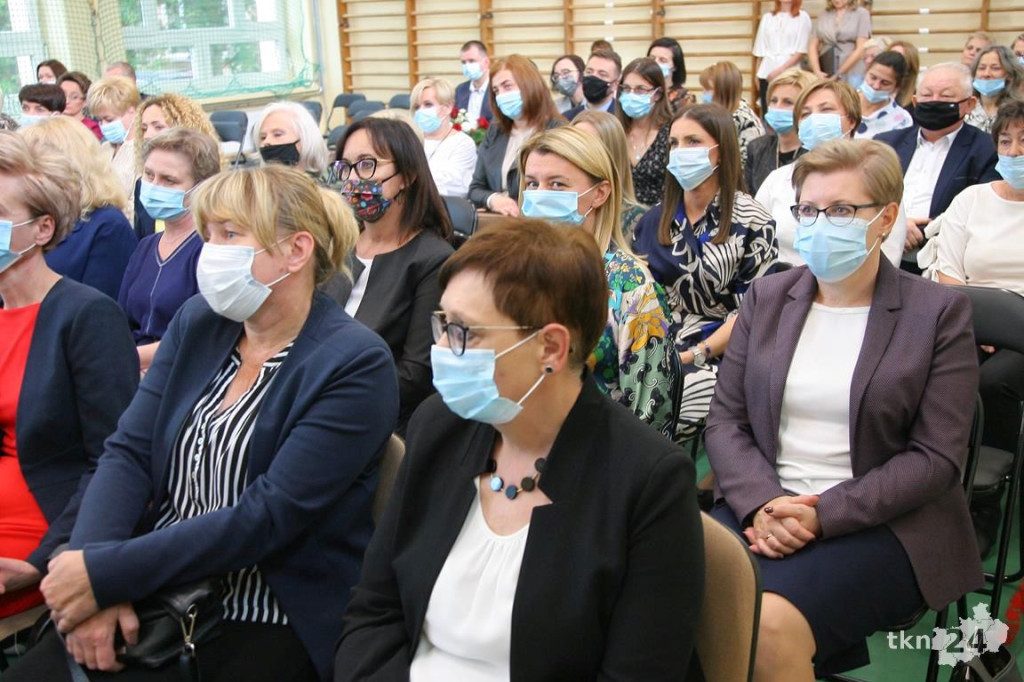 Piękne święto nauczycieli z gminy Końskie w Nieświniu. Z obawami w tle [wideo, zdjęcia]