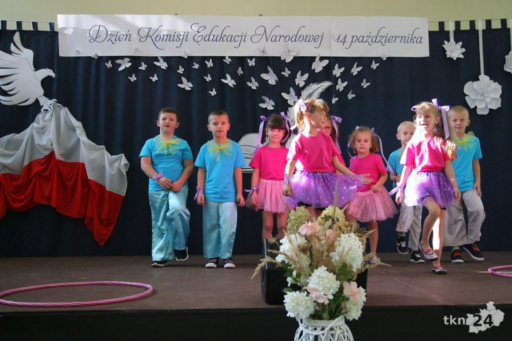 Piękne święto nauczycieli z gminy Końskie w Nieświniu. Z obawami w tle [wideo, zdjęcia]