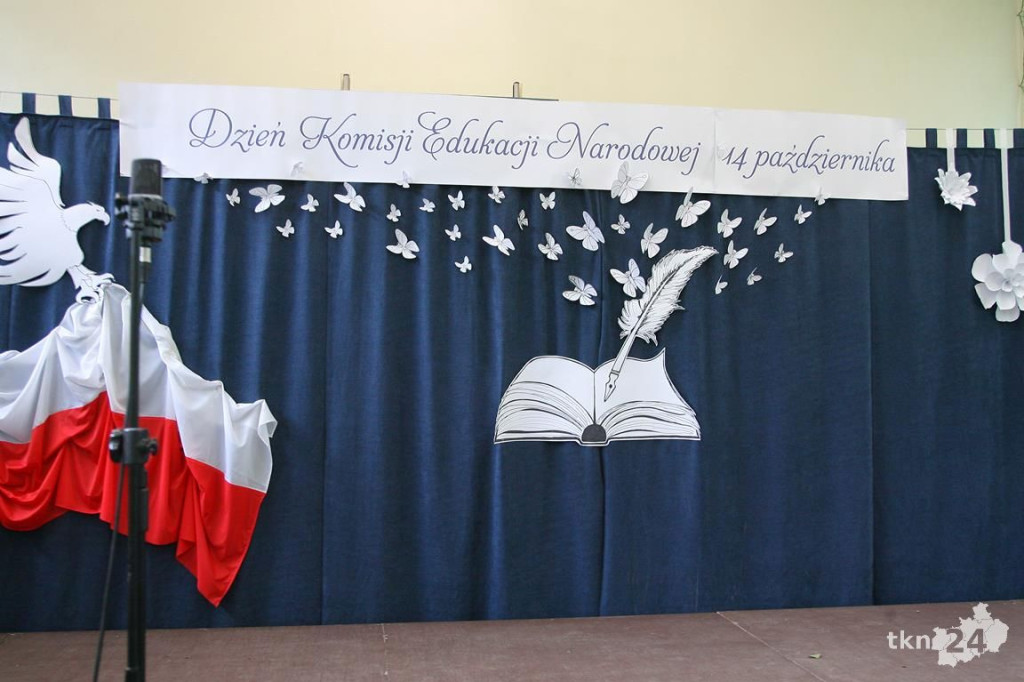 Piękne święto nauczycieli z gminy Końskie w Nieświniu. Z obawami w tle [wideo, zdjęcia]