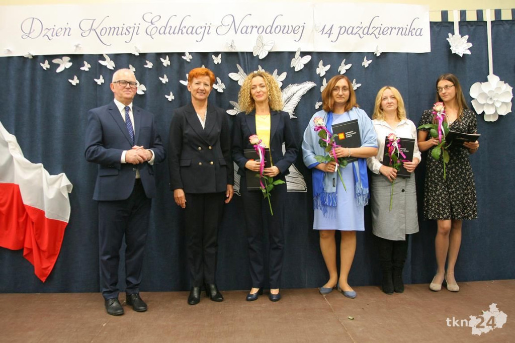 Piękne święto nauczycieli z gminy Końskie w Nieświniu. Z obawami w tle [wideo, zdjęcia]