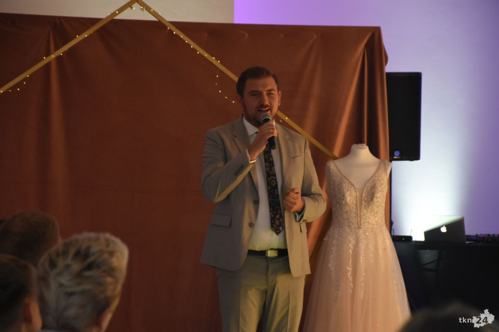 Klimatyczny pokaz mody ślubnej Salonu Sophia w Sielpi [wideo, zdjęcia]