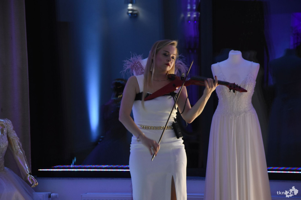 Klimatyczny pokaz mody ślubnej Salonu Sophia w Sielpi [wideo, zdjęcia]