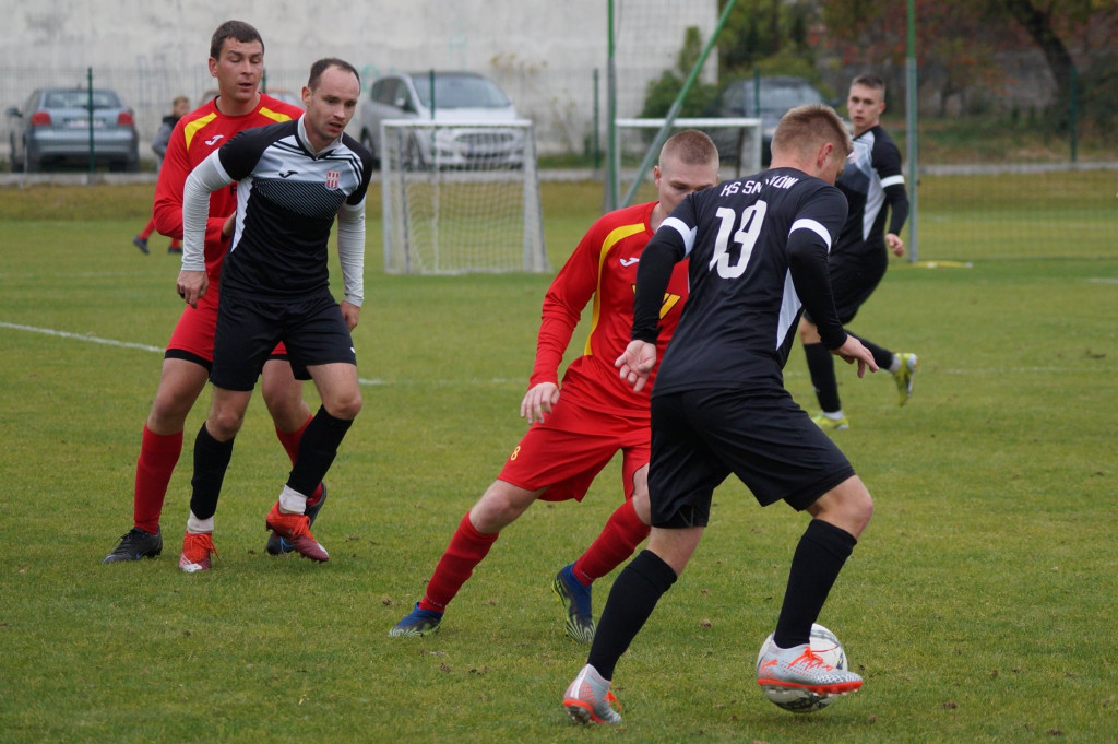 Smyków wygrywa w derbach. Relacja z A Klasy [fotorelacja]