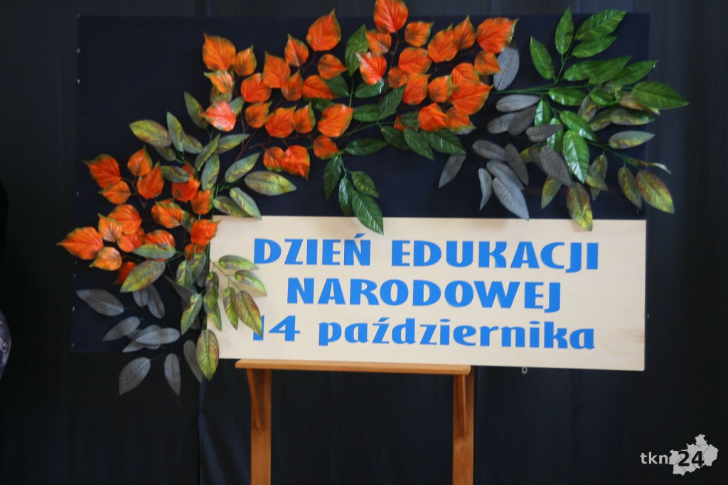 Powiat uhonorował nauczycieli z okazji święta edukacji [wideo, zdjęcia]