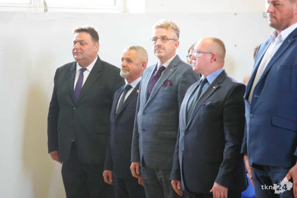 Powiat uhonorował nauczycieli z okazji święta edukacji [wideo, zdjęcia]