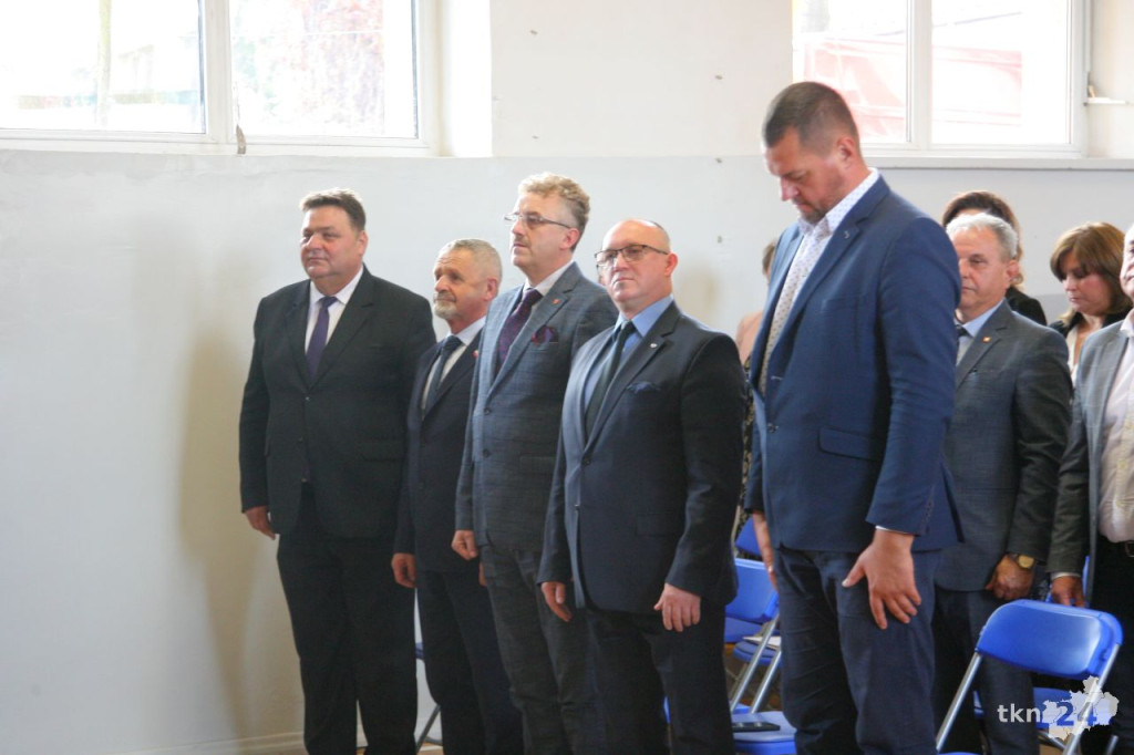 Powiat uhonorował nauczycieli z okazji święta edukacji [wideo, zdjęcia]
