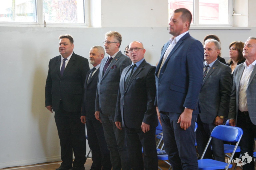 Powiat uhonorował nauczycieli z okazji święta edukacji [wideo, zdjęcia]