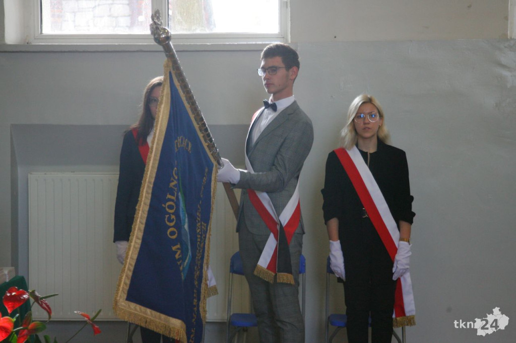 Powiat uhonorował nauczycieli z okazji święta edukacji [wideo, zdjęcia]