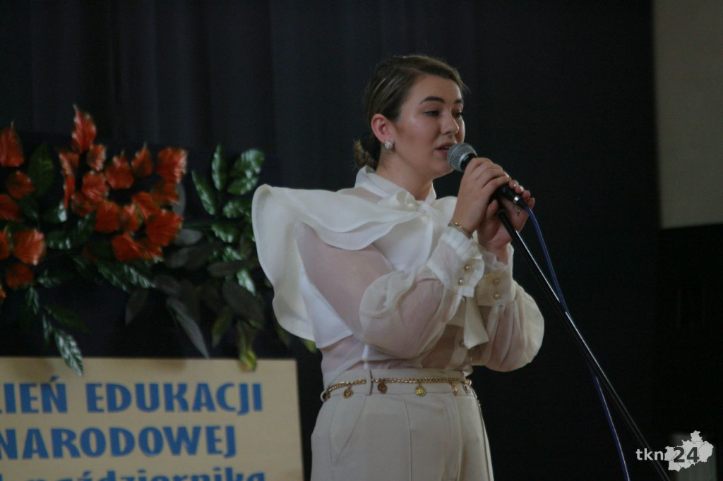 Powiat uhonorował nauczycieli z okazji święta edukacji [wideo, zdjęcia]