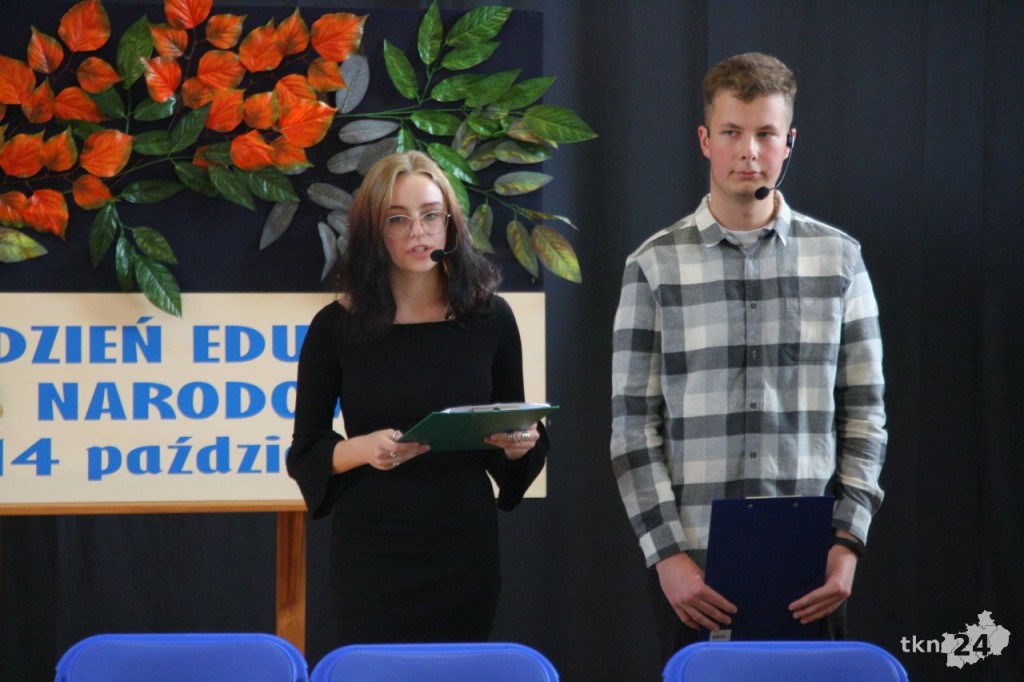 Powiat uhonorował nauczycieli z okazji święta edukacji [wideo, zdjęcia]