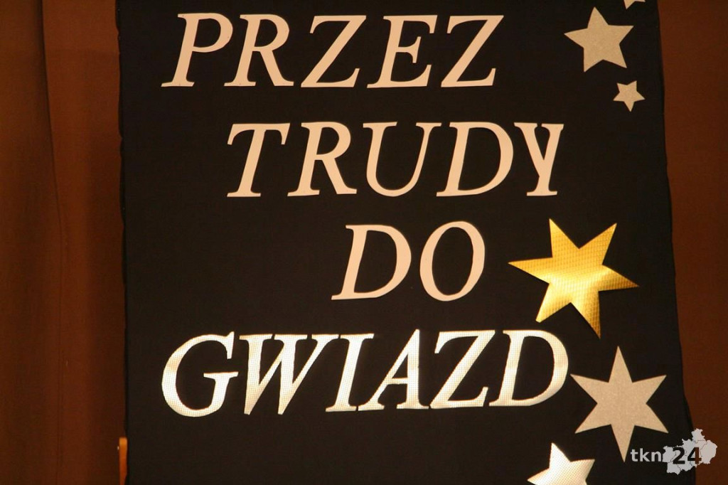 Najlepsi uczniowie z gminy Końskie wyróżnieni przez burmistrza [wideo, zdjęcia]