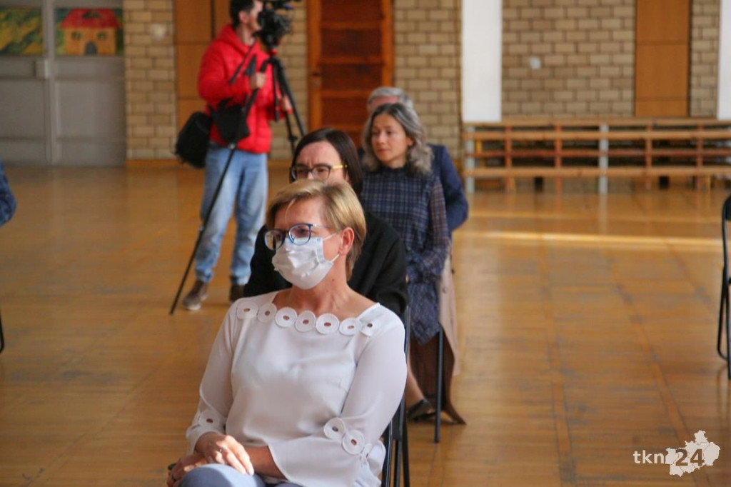 Najlepsi uczniowie z gminy Końskie wyróżnieni przez burmistrza [wideo, zdjęcia]