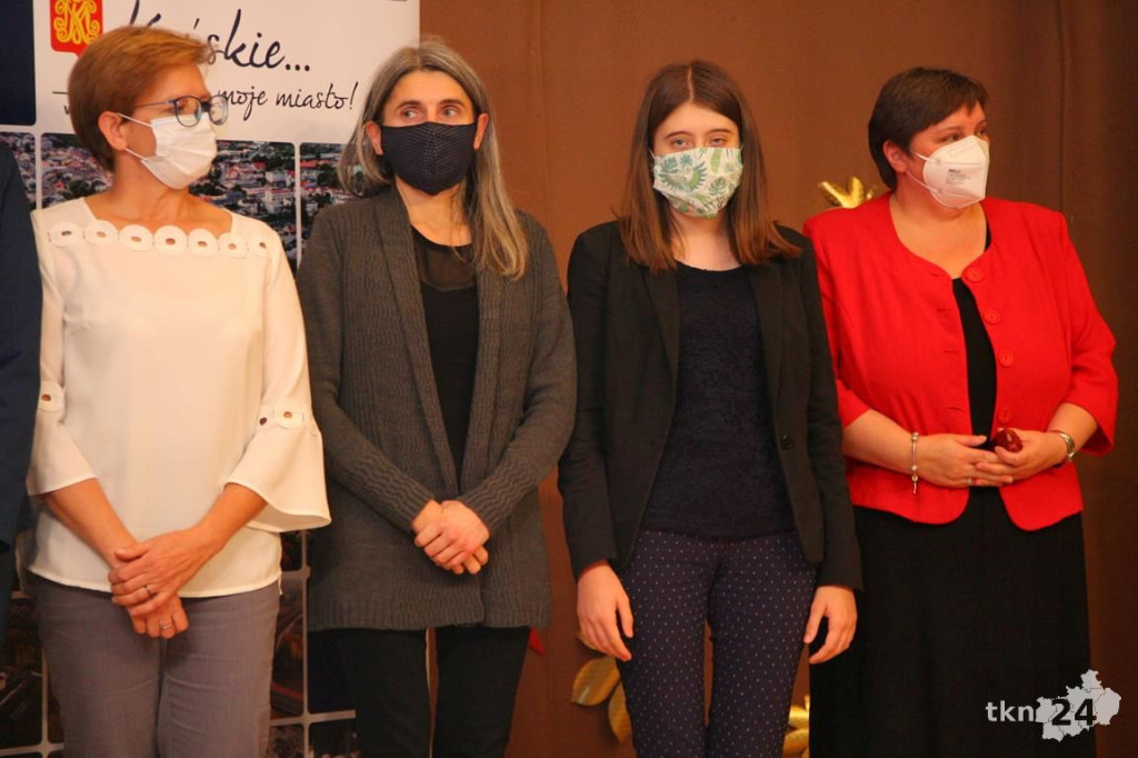 Najlepsi uczniowie z gminy Końskie wyróżnieni przez burmistrza [wideo, zdjęcia]
