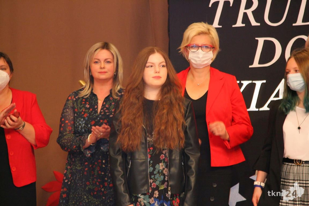 Najlepsi uczniowie z gminy Końskie wyróżnieni przez burmistrza [wideo, zdjęcia]