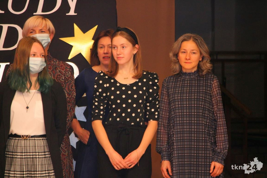 Najlepsi uczniowie z gminy Końskie wyróżnieni przez burmistrza [wideo, zdjęcia]