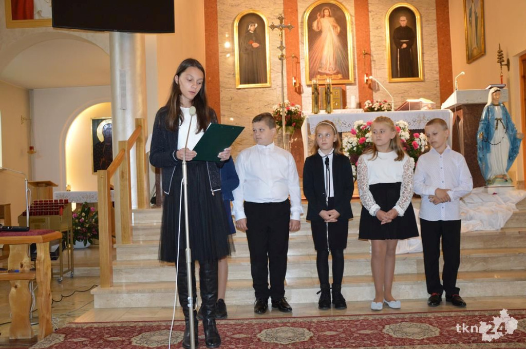 Ślubowanie pierwszaków i dzień patrona w szkole w Wilczkowicach [zdjęcia]