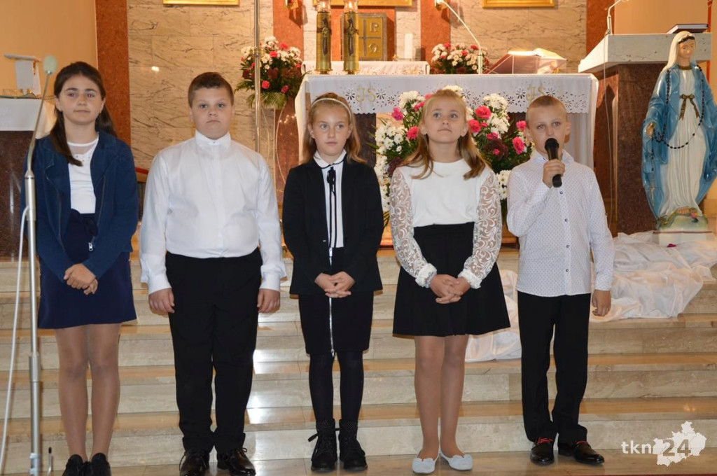 Ślubowanie pierwszaków i dzień patrona w szkole w Wilczkowicach [zdjęcia]
