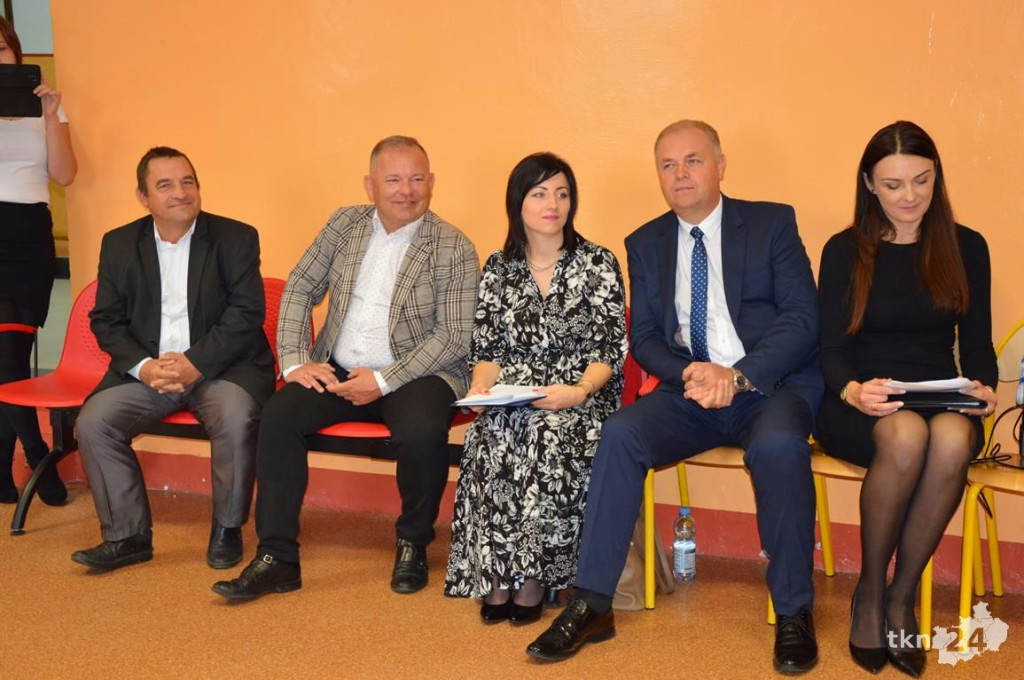 Ślubowanie pierwszaków i dzień patrona w szkole w Wilczkowicach [zdjęcia]