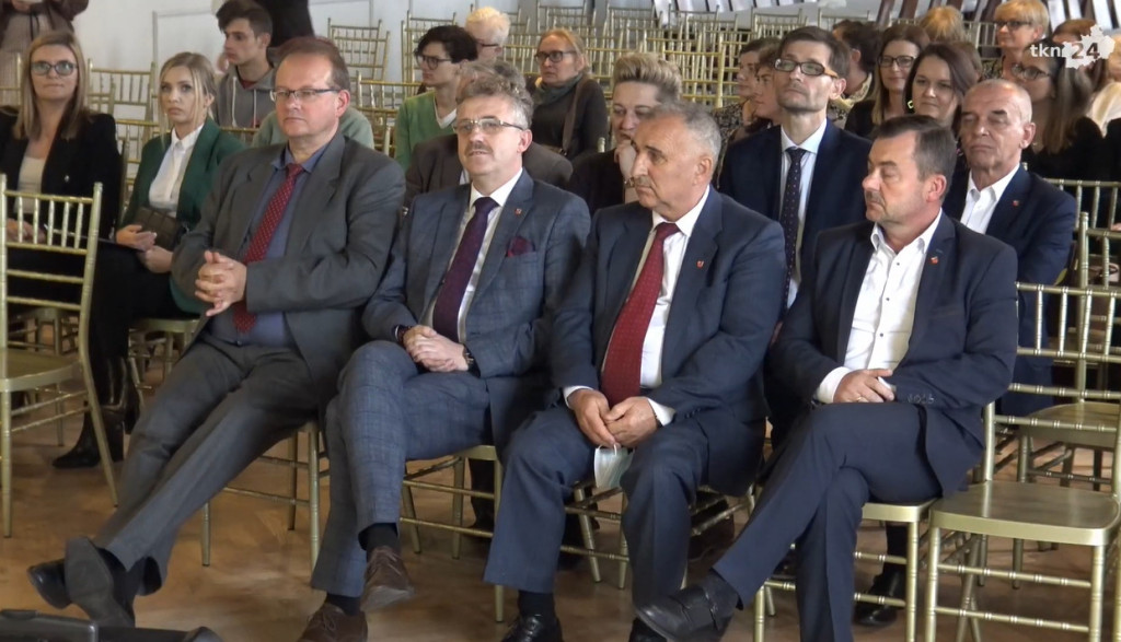 Prawie 3,5 mln złotych na pomoc społeczną. PCPR kończy wielki projekt [wideo, zdjęcia]