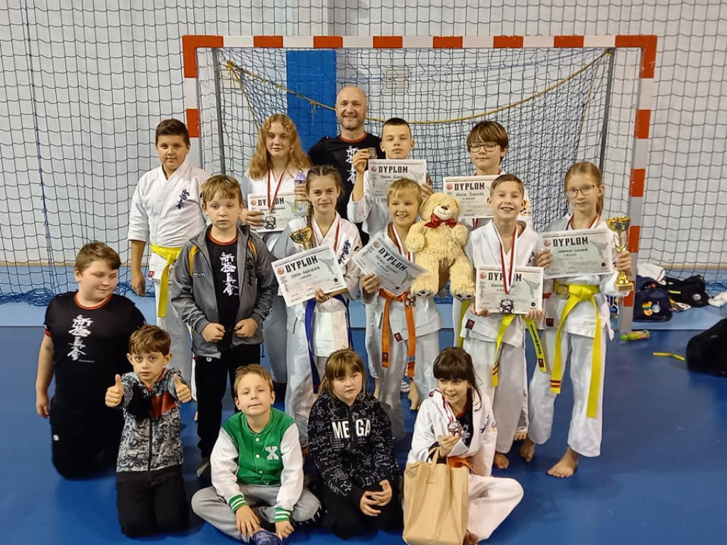 Dziewięć medali koneckich karateków w Katowicach [zdjęcia]