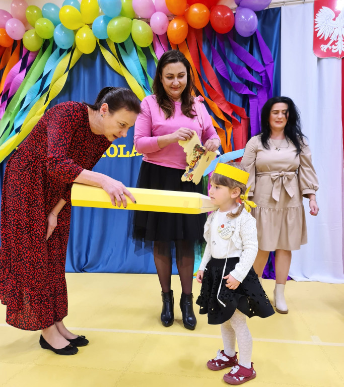 Pasowanie przedszkolaków z `Bajkowej Krainy` [fotorelacja]