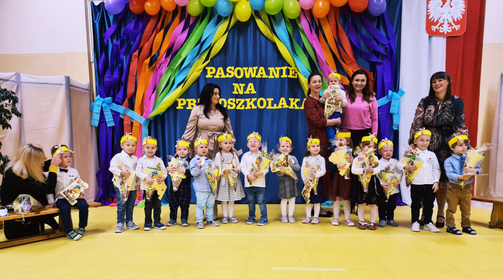 Pasowanie przedszkolaków z `Bajkowej Krainy` [fotorelacja]