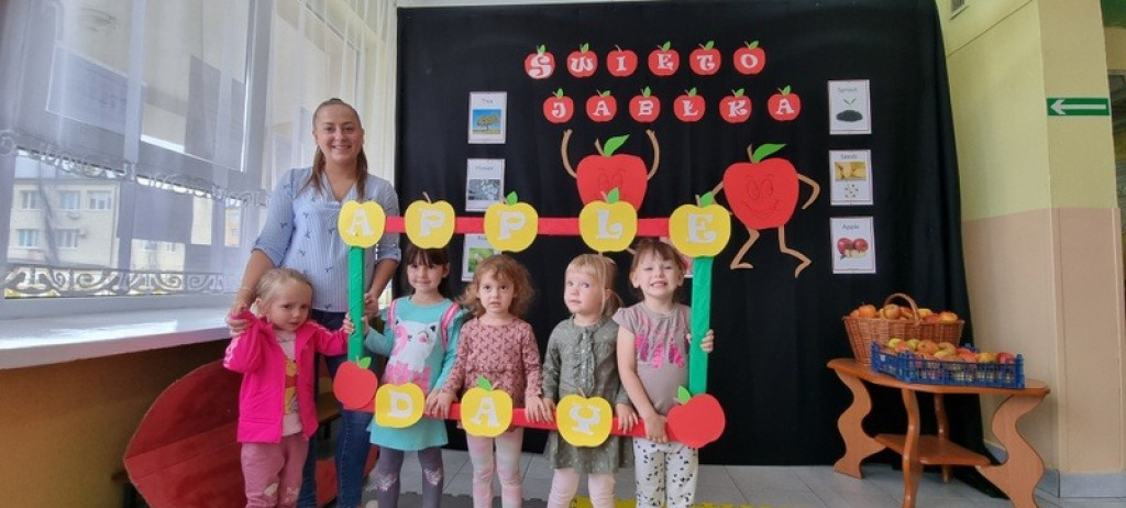 Apple Day w przedszkolu w Stąporkowie [zdjęcia]