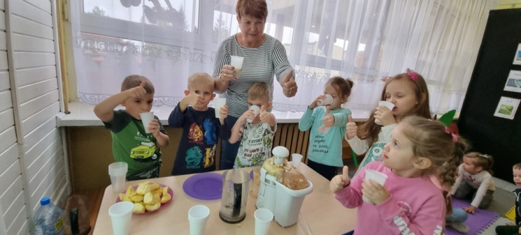 Apple Day w przedszkolu w Stąporkowie [zdjęcia]