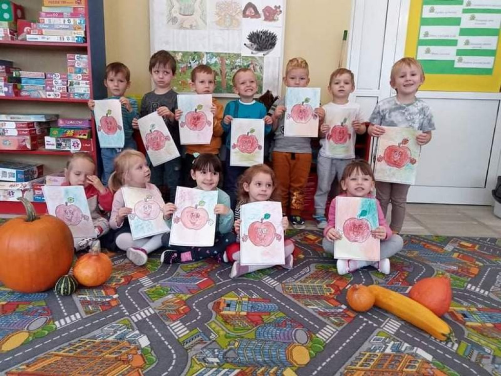 Apple Day w przedszkolu w Stąporkowie [zdjęcia]
