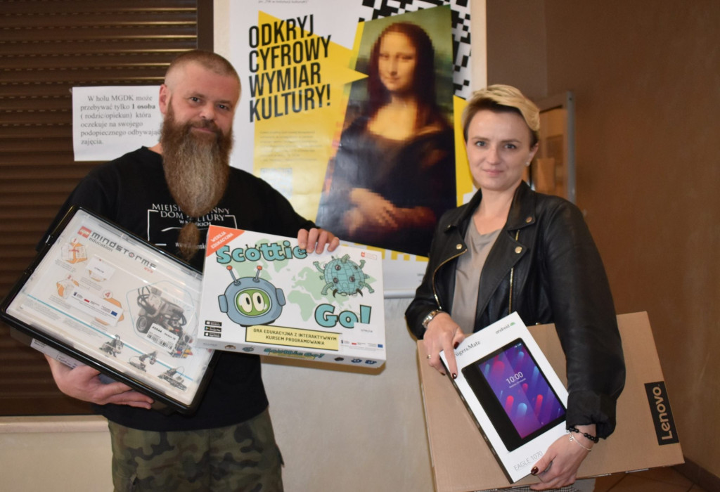 Instytucje kultury z nowym sprzętem komputerowym [zdjęcia]