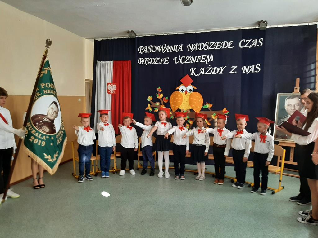Pasowanie na ucznia w Szkole Podstawowej w Kłucku [zdjęcia]