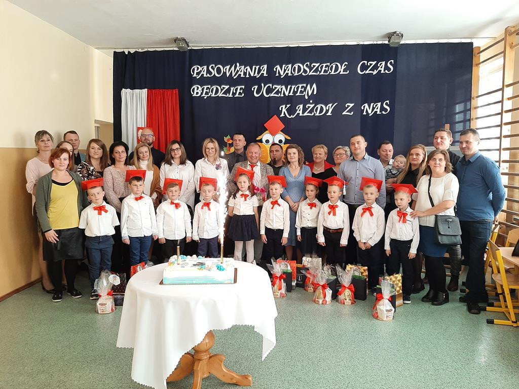 Pasowanie na ucznia w Szkole Podstawowej w Kłucku [zdjęcia]