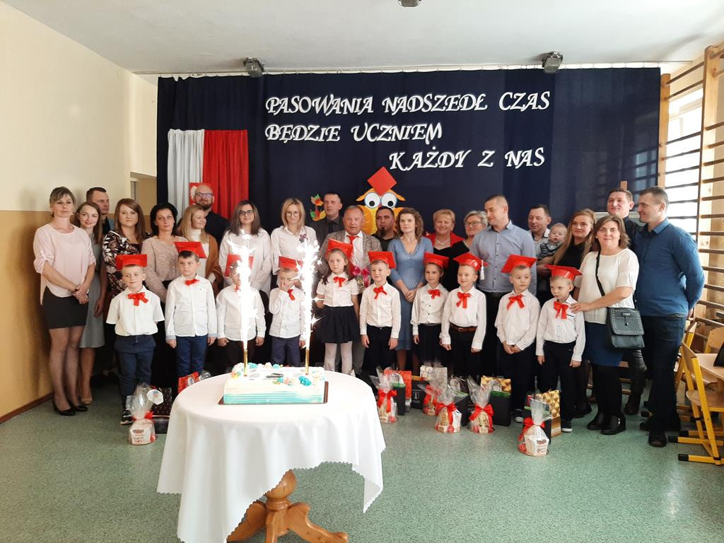 Pasowanie na ucznia w Szkole Podstawowej w Kłucku [zdjęcia]