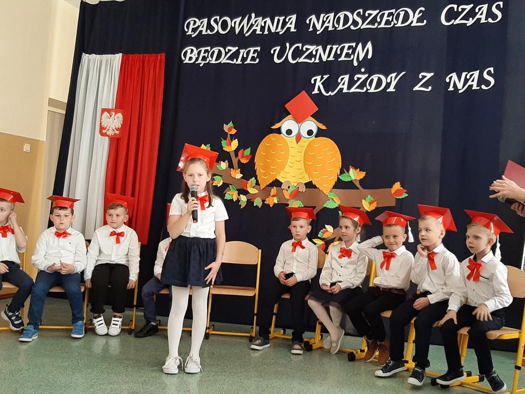 Pasowanie na ucznia w Szkole Podstawowej w Kłucku [zdjęcia]