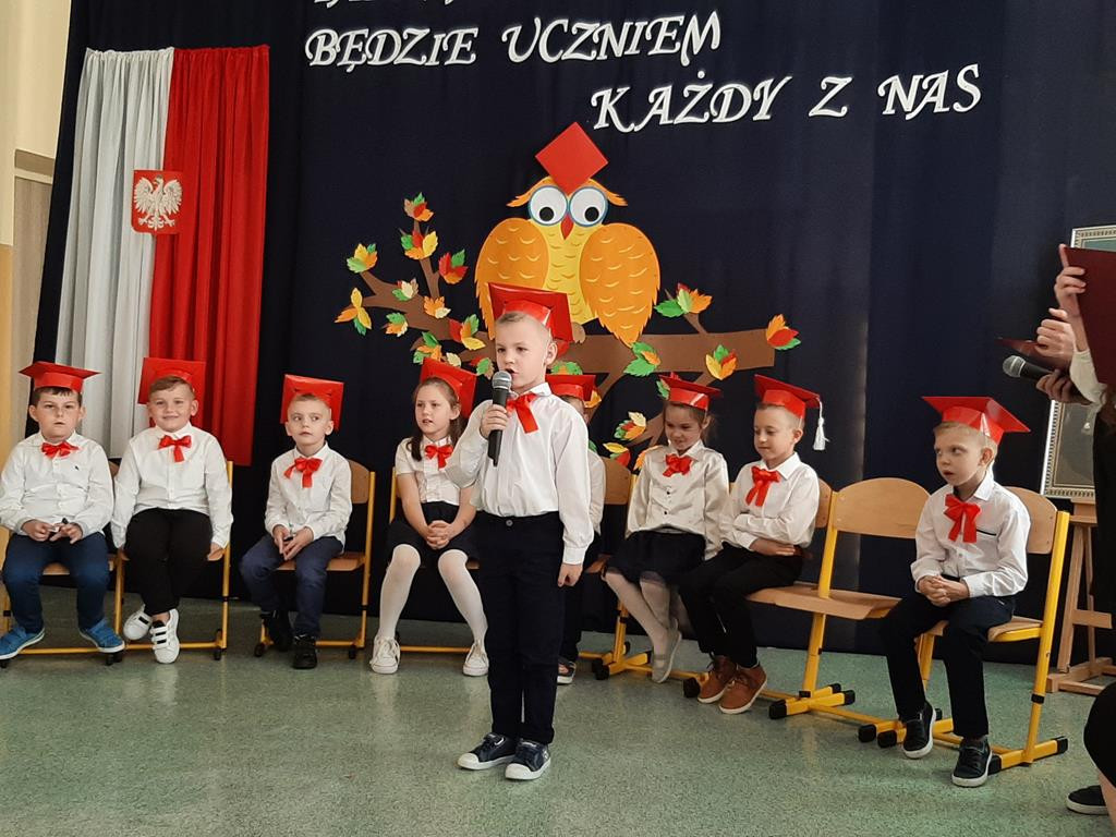 Pasowanie na ucznia w Szkole Podstawowej w Kłucku [zdjęcia]
