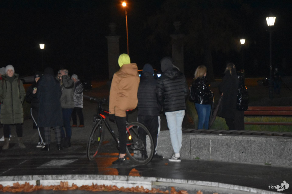 Ani jednej więcej. Sporo osób na proteście w Końskich [wideo, zdjęcia]