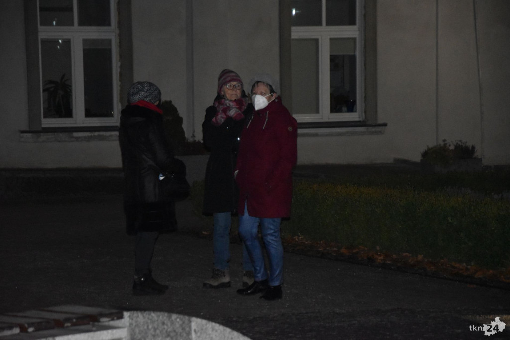 Ani jednej więcej. Sporo osób na proteście w Końskich [wideo, zdjęcia]