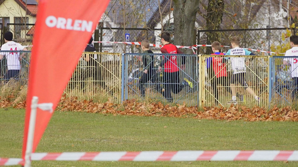 Biegacze z dwóch województw spotkali się na stadionie OSiR [wideo, zdjęcia]