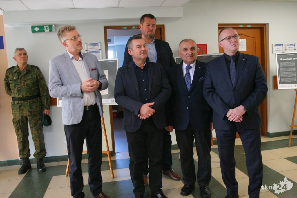 Władze powiatu na cześć Niepodległej [wideo, zdjęcia]
