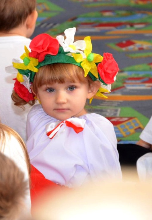 Przedszkolaki ze Stąporkowa uczciły Święto Niepodległości [zdjęcia]