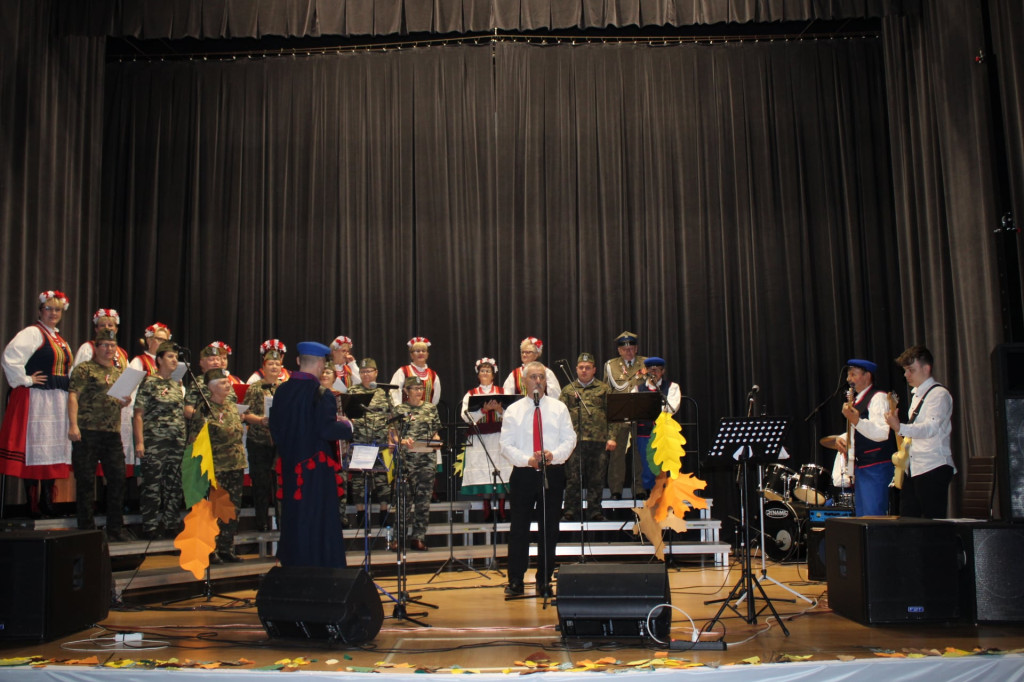Stąporkowianie uczcili 103. rocznicę Odzyskania przez Polskę Niepodległości [fotorelacja]