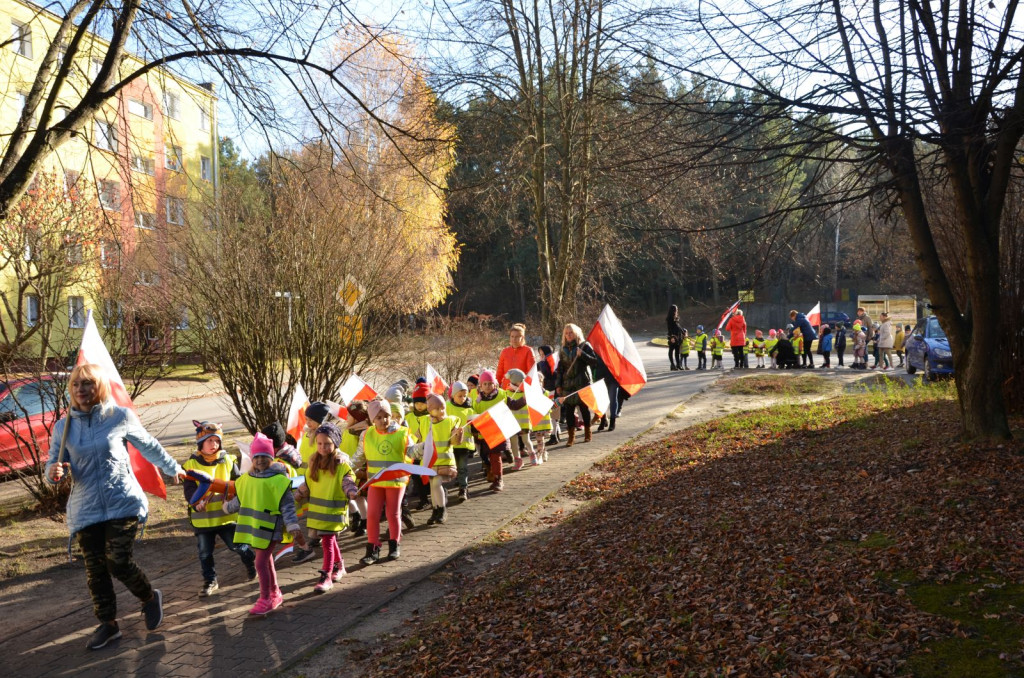 Przedszkolaki ze Stąporkowa uczciły Święto Niepodległości [zdjęcia]