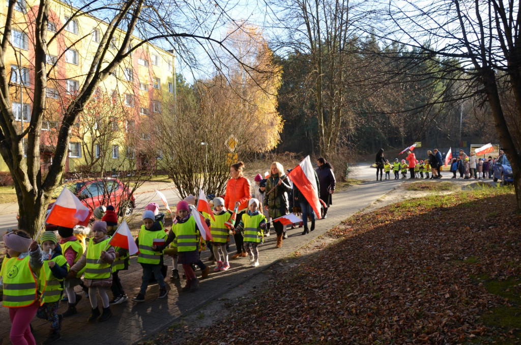 Przedszkolaki ze Stąporkowa uczciły Święto Niepodległości [zdjęcia]