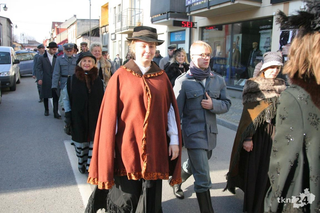WIDEO: Końskie radują się w rocznicę odzyskania niepodległości