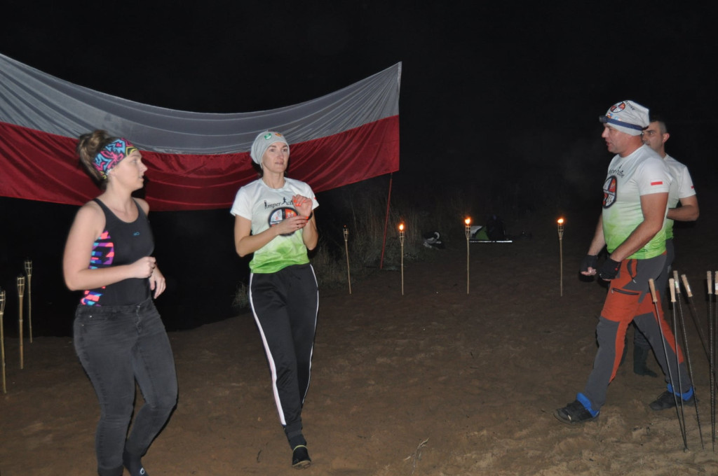 Patriotyzm wyrażali w zimnej wodzie. Morsowanie dla Niepodległej [zdjęcia]