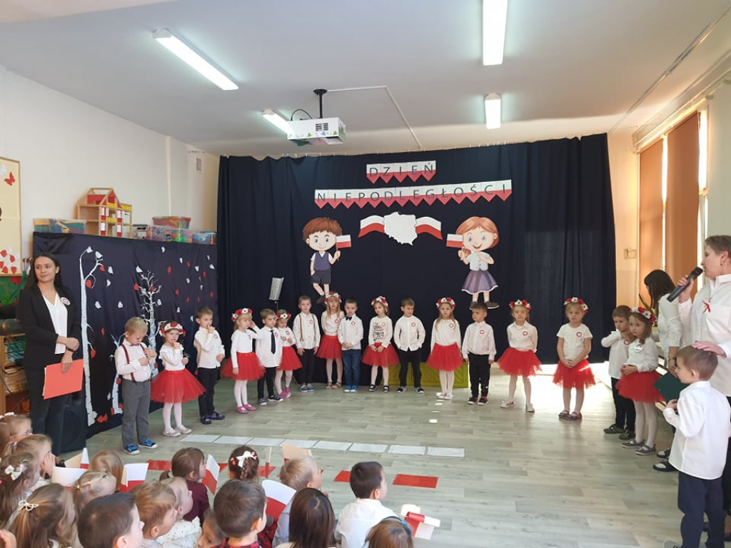 Uroczyste obchody Święta Niepodległości w Przedszkolu nr 4 [zdjęcia]