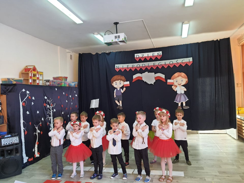 Uroczyste obchody Święta Niepodległości w Przedszkolu nr 4 [zdjęcia]