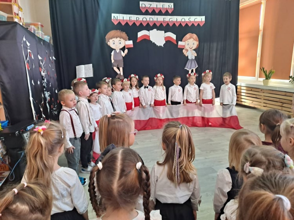 Uroczyste obchody Święta Niepodległości w Przedszkolu nr 4 [zdjęcia]