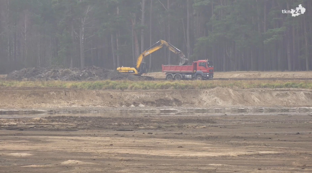 Sielpia: Powstają dwie nowe wyspy i kilkudziesięciometrowa wieża [wideo, zdjęcia]